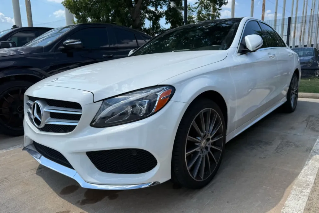 2015 Mercedes Benz C 300 Sport photo 1