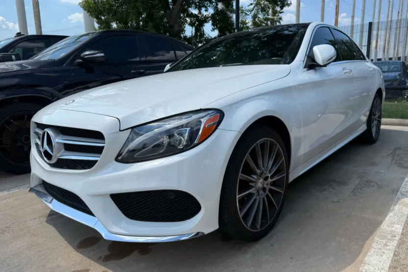 2015 Mercedes Benz C 300 Sport photo 1