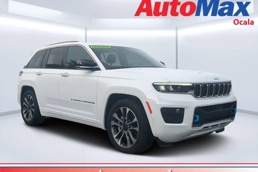 2023 Jeep Cherokee Overland 4xe photo 1