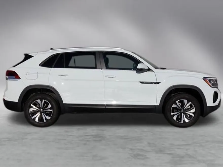 2025 Volkswagen Atlas Cross Sport SE photo 1