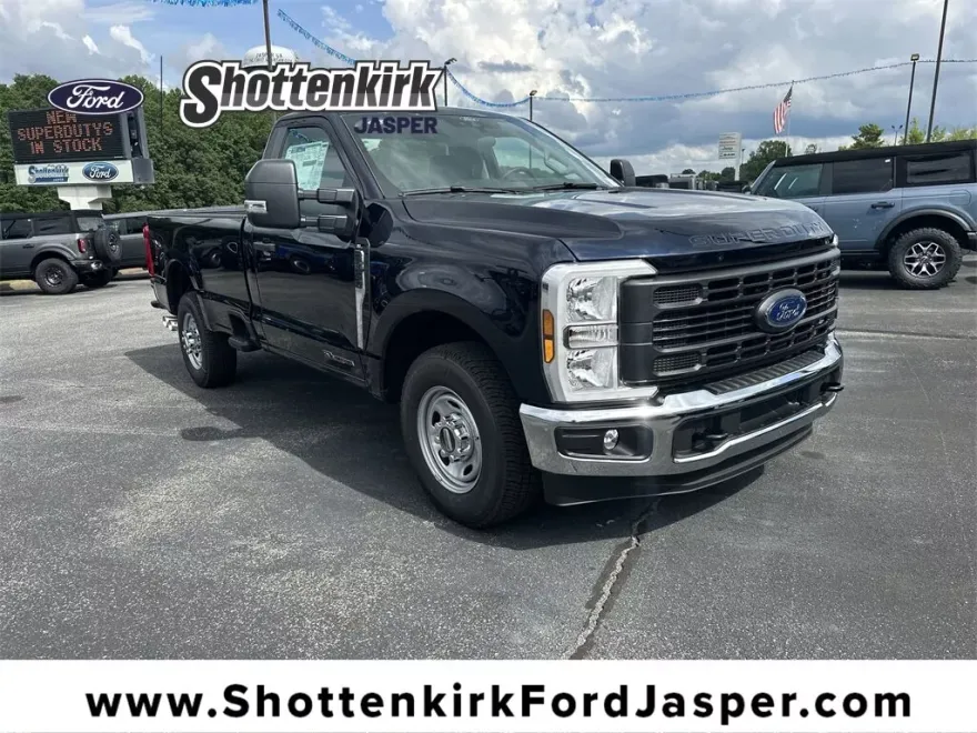 2025 Ford F-350 XL photo 1