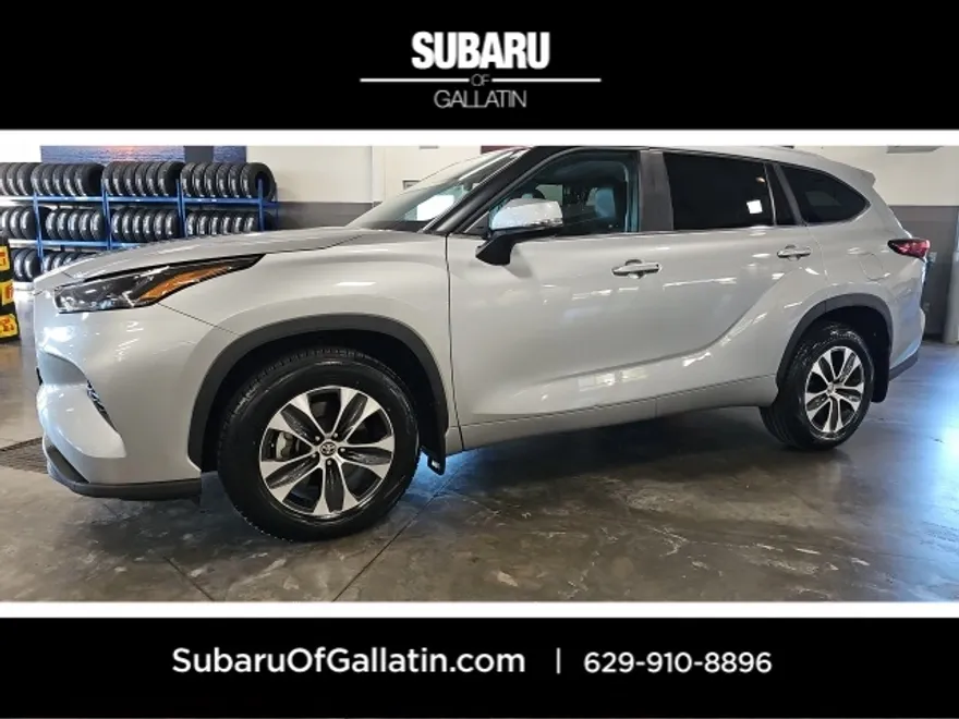 2023 Toyota Highlander L photo 1