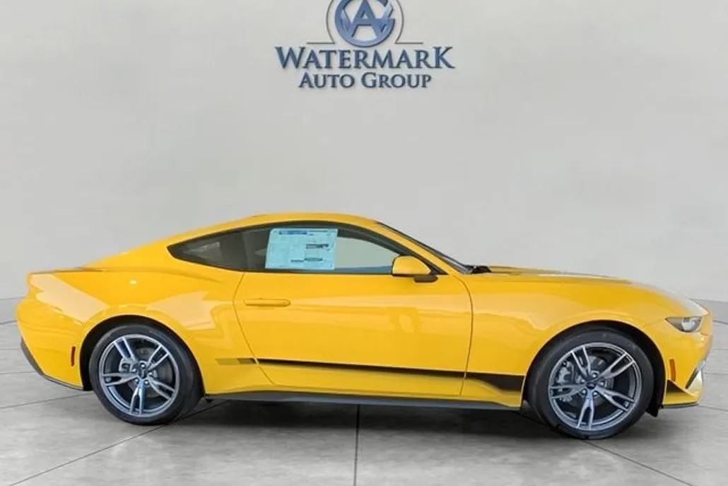 2024 Ford Mustang EcoBoost photo 1