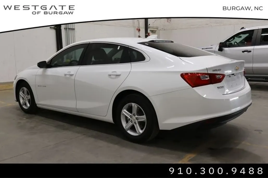 2023 Chevrolet Malibu 1LT photo 1
