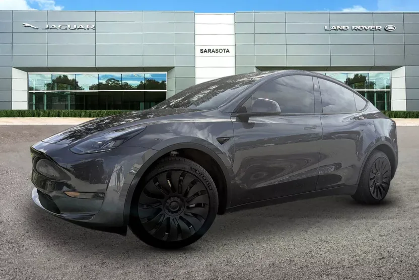 2023 Tesla Model Y Long Range photo 1