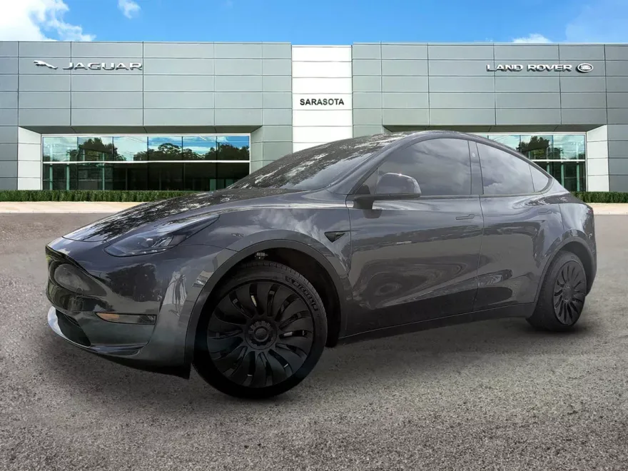 2023 Tesla Model Y Long Range photo 1