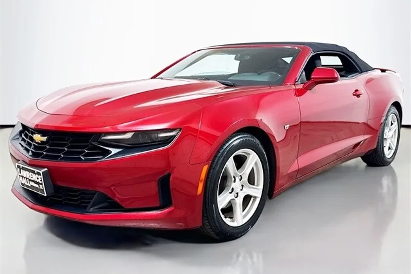 2023 Chevrolet Camaro 1LT photo 1