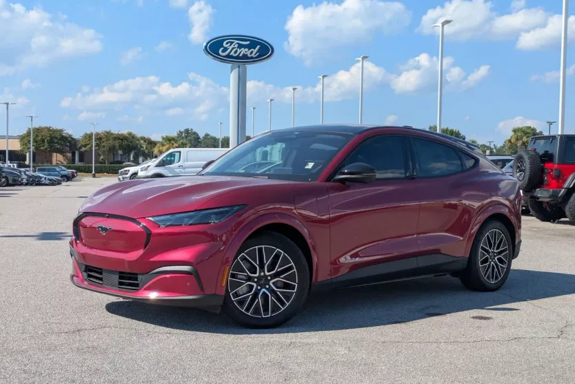 2025 Ford Mustang Mach-E Premium photo 1