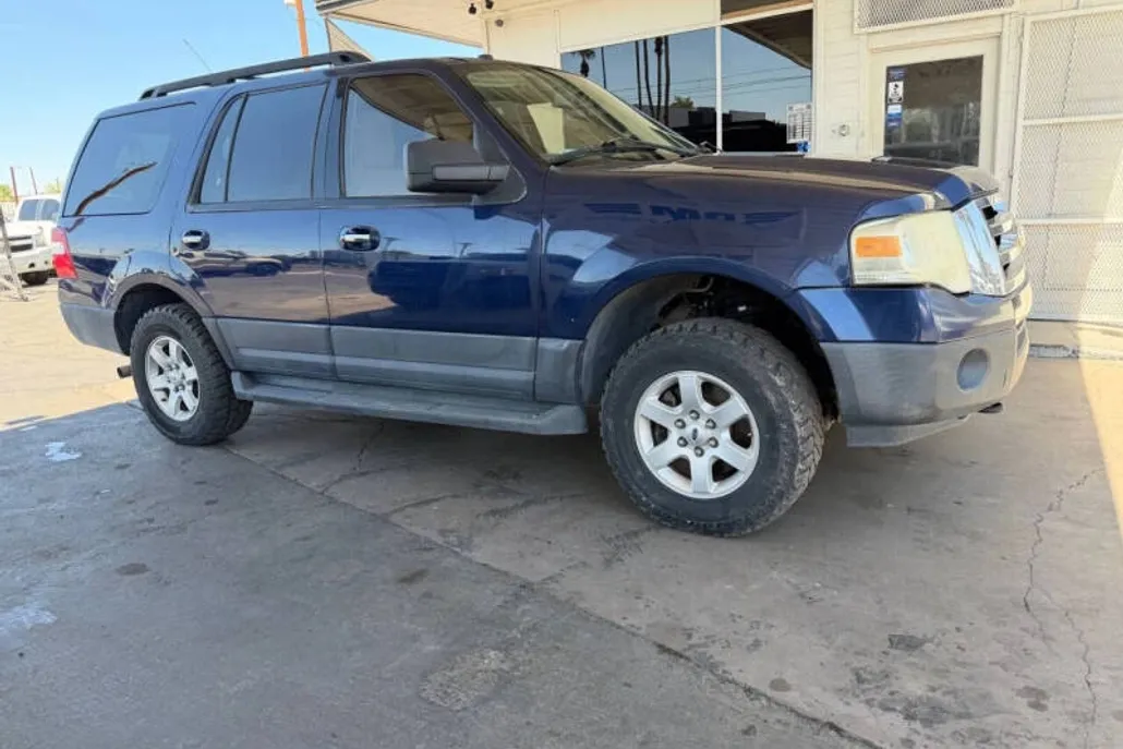 2012 Ford Expedition XLT photo 1