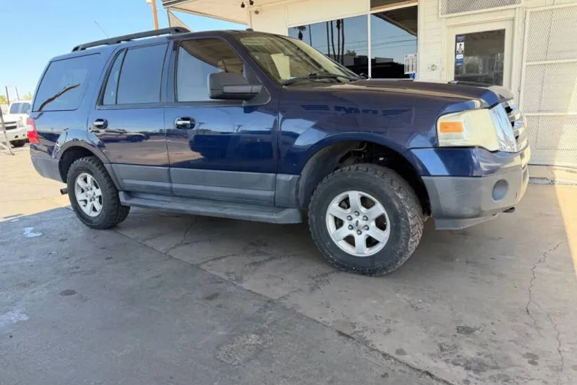 2012 Ford Expedition XLT photo 1