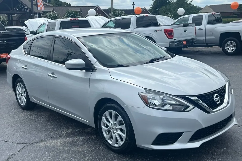 2019 Nissan Sentra SV photo 1
