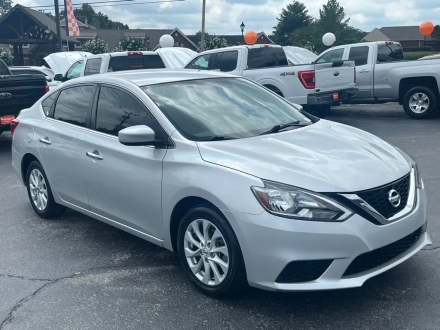 2019 Nissan Sentra SV photo 1