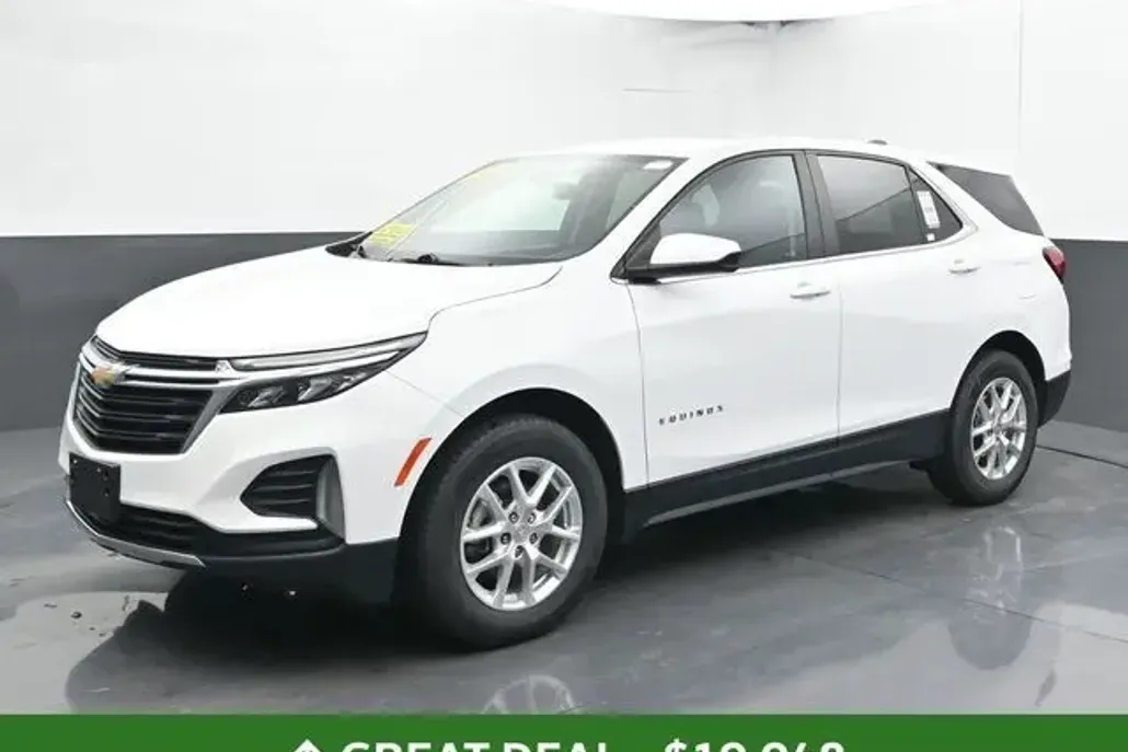 2023 Chevrolet Equinox LT photo 1
