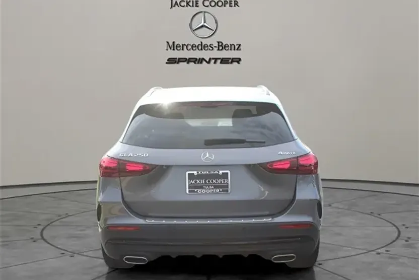 2025 Mercedes Benz GLA 250 4MATIC photo 1