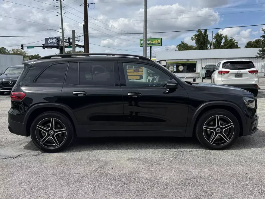 2025 Mercedes Benz GLB 250 photo 1