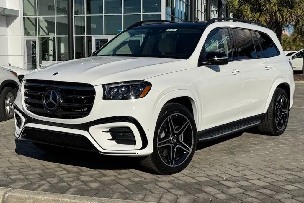 2025 Mercedes Benz GLS 450 4MATIC photo 1