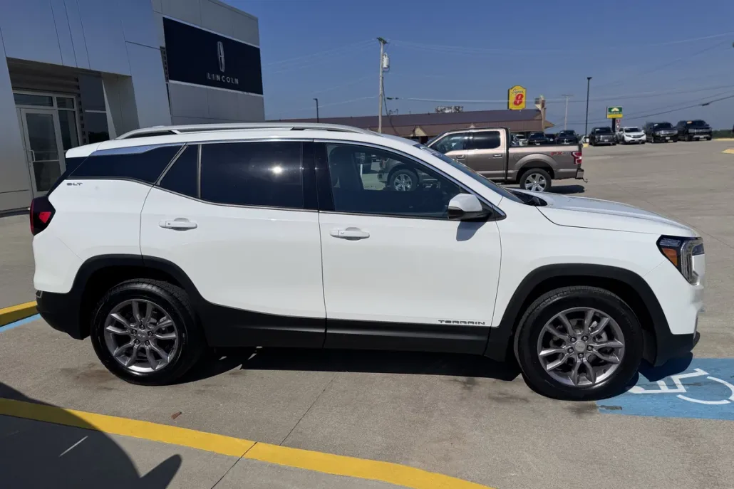 2023 Gmc Terrain SLT photo 1