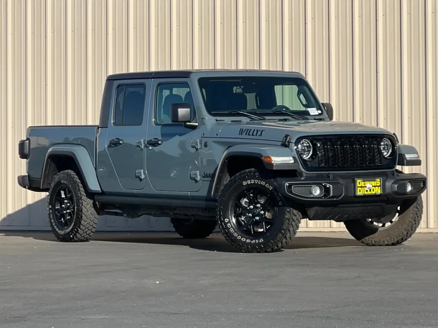 2024 Jeep Gladiator Willys photo 1