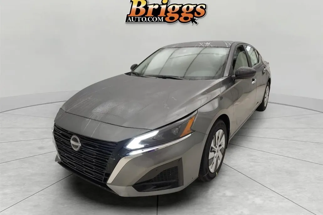 2025 Nissan Altima S photo 1