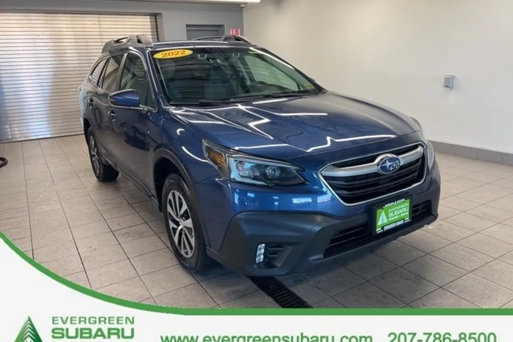 2022 Subaru Outback Premium photo 1