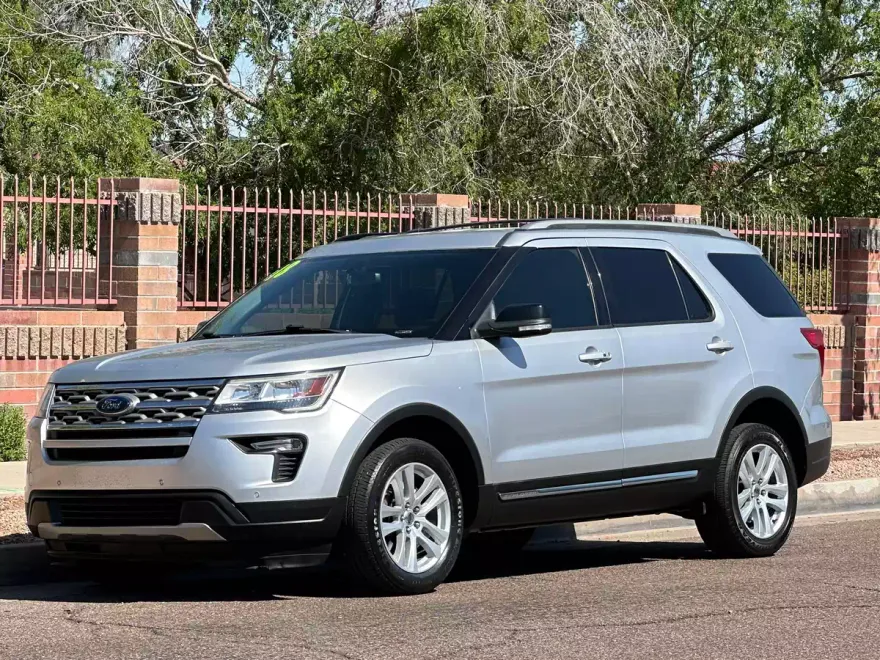2018 Ford Explorer XLT photo 1