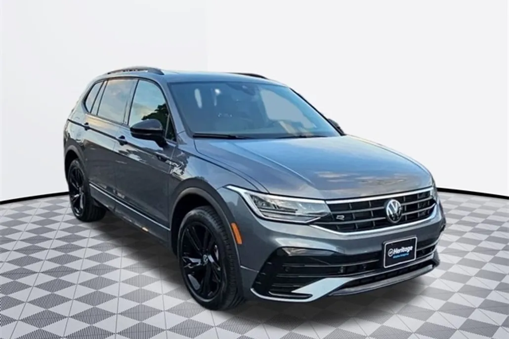 2024 Volkswagen Tiguan SE R-Line Black photo 1