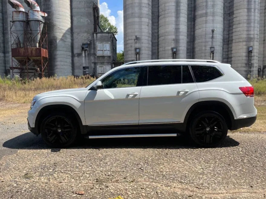 2019 Volkswagen Atlas SEL Premium photo 1