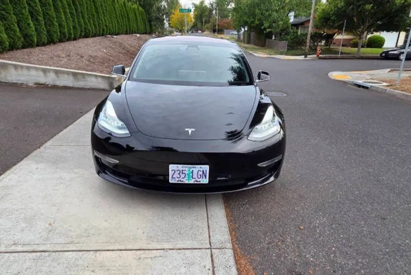 2018 Tesla Model 3 Long Range photo 1