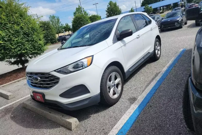 2019 Ford Edge SE photo 1