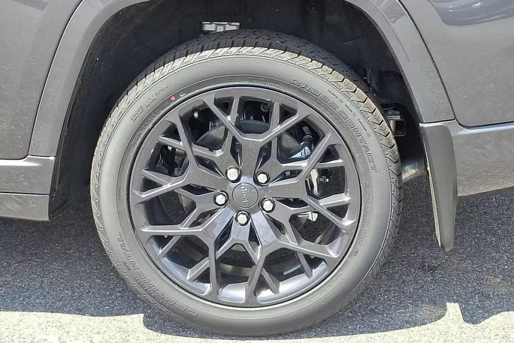 2025 Jeep Grand Cherokee L Summit photo 1