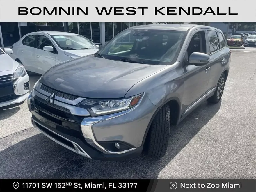 2020 Mitsubishi Outlander SE photo 1