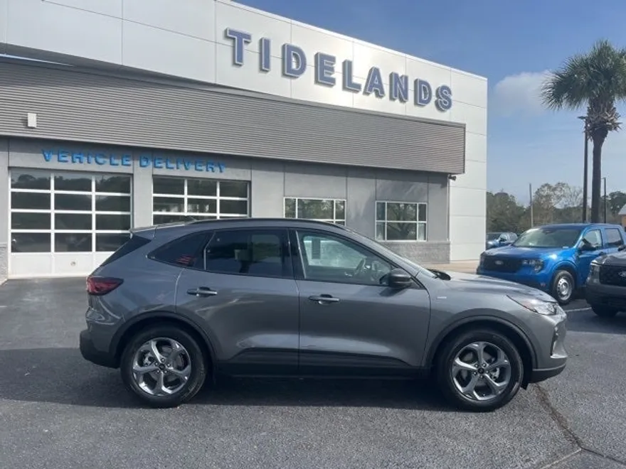 2025 Ford Escape ST-Line photo 1