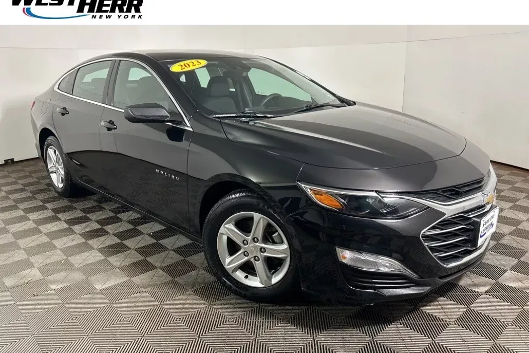 2023 Chevrolet Malibu LS photo 1