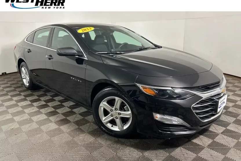 2023 Chevrolet Malibu LS photo 1