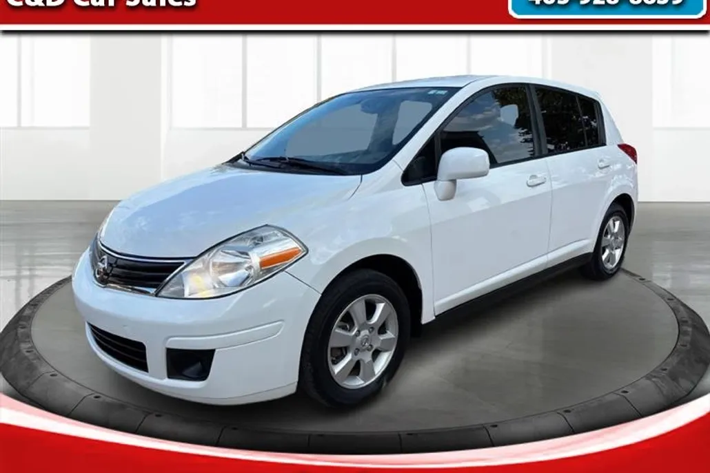 2012 Nissan Versa S photo 1