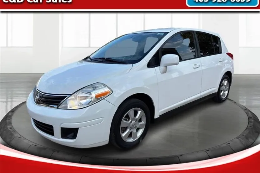 2012 Nissan Versa S photo 1