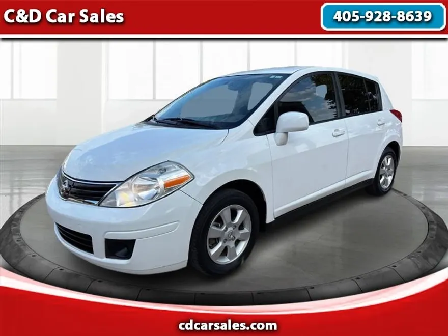 2012 Nissan Versa S photo 1