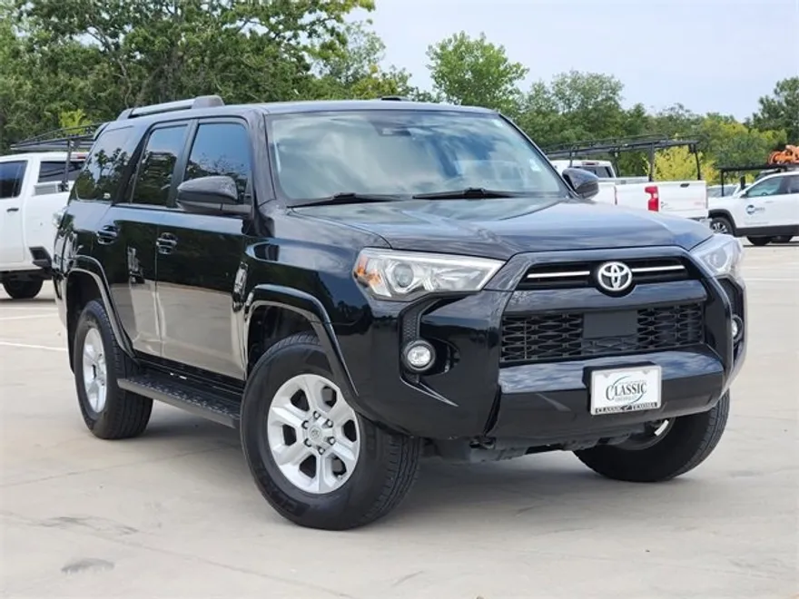 2021 Toyota 4Runner SR5 photo 1