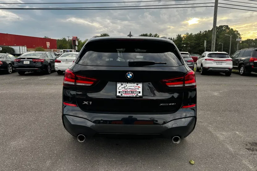 2021 Bmw X1 XDrive28i photo 1