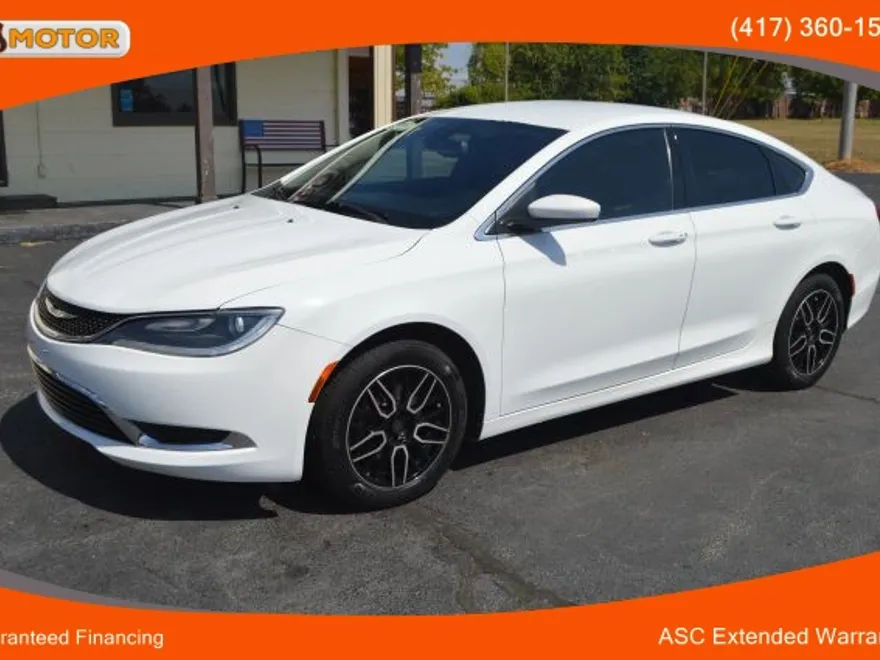 2017 Chrysler 300 photo 1