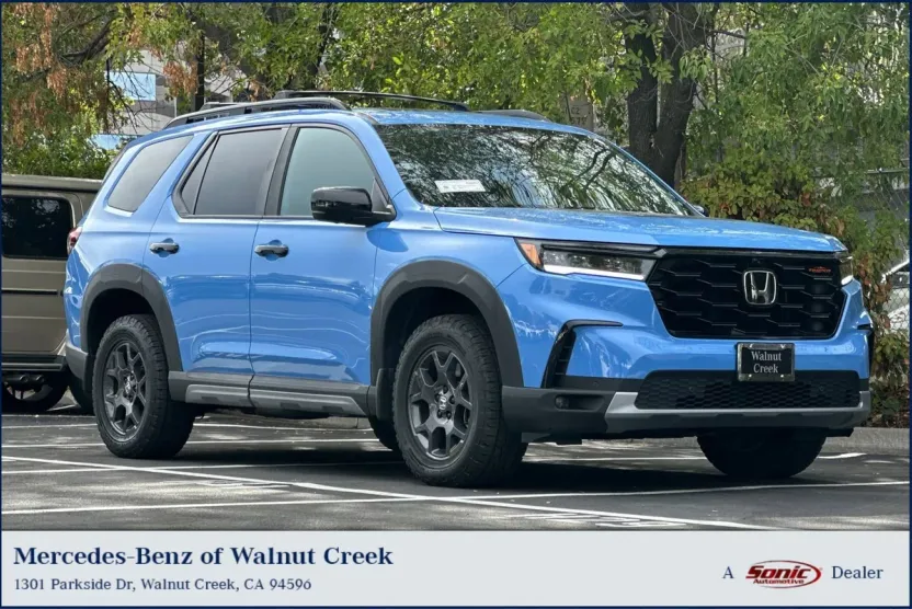 2023 Honda Pilot TrailSport photo 1