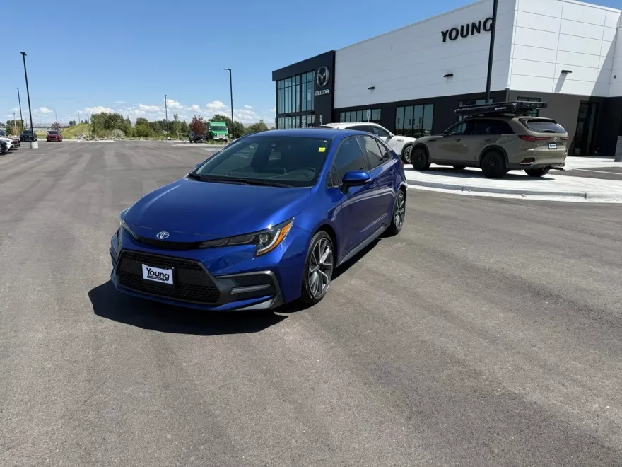 2021 Toyota Corolla SE photo 1