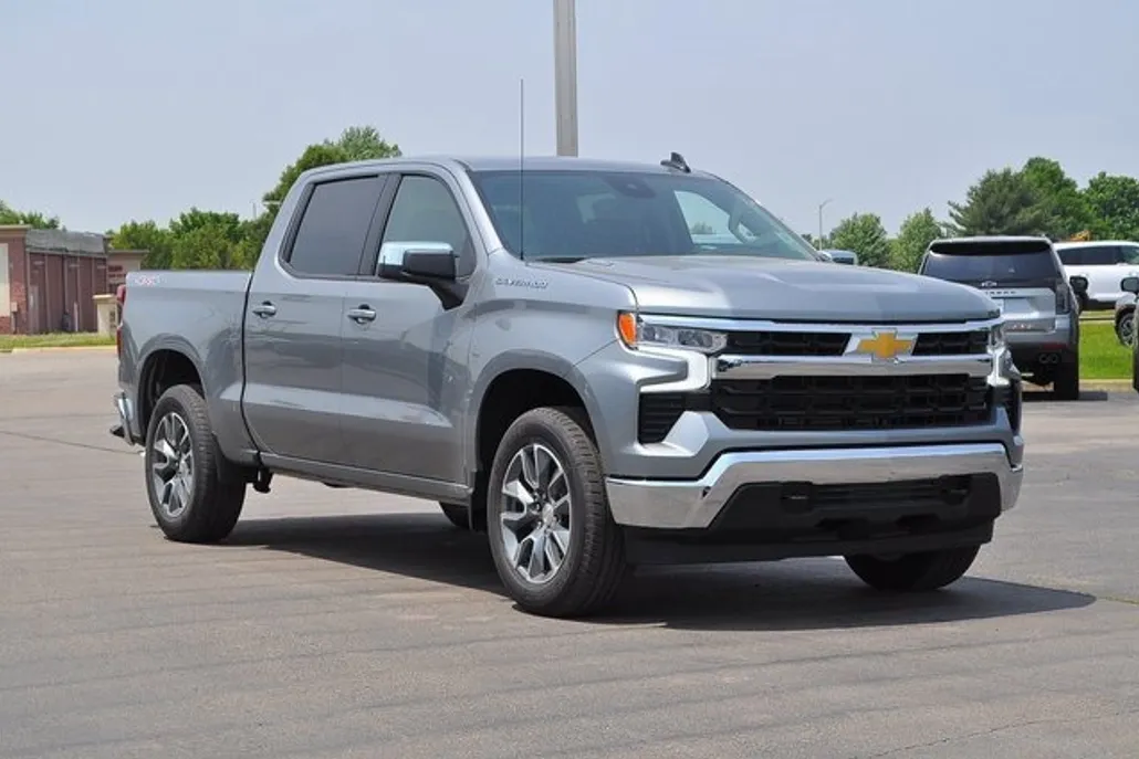 2025 Chevrolet Silverado 1500 LT photo 1