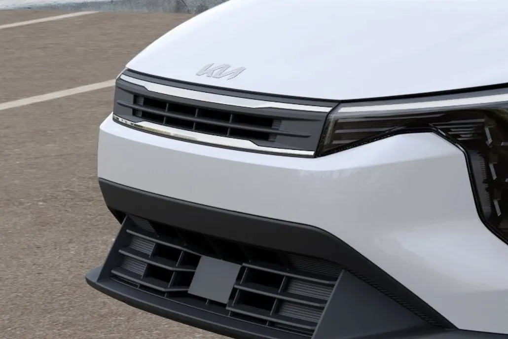 2025 Kia K4 LXS photo 1