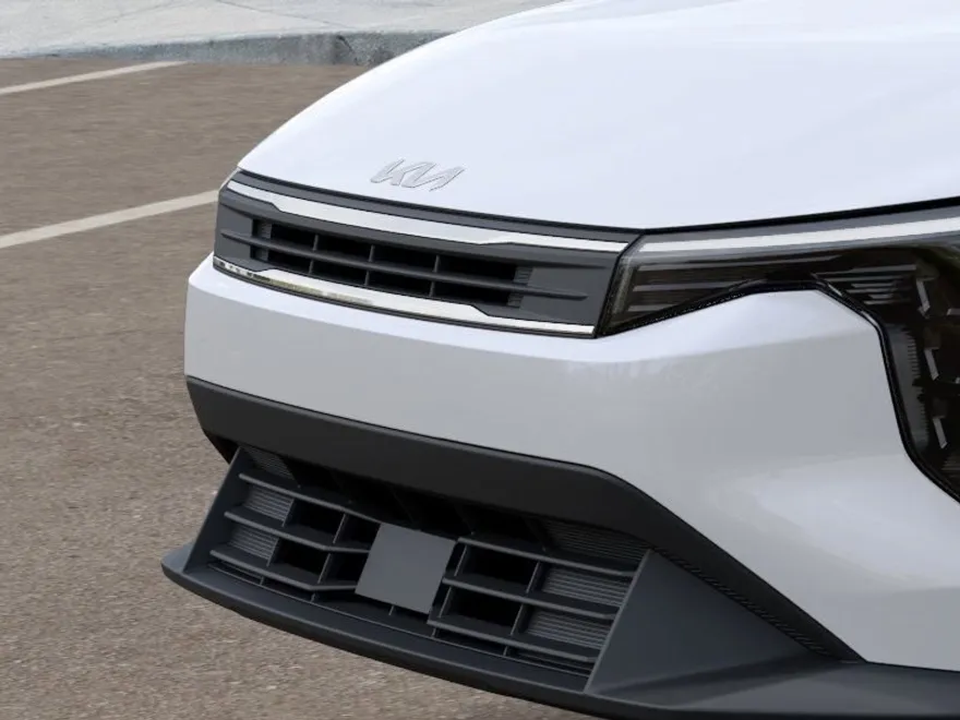 2025 Kia K4 LXS photo 1