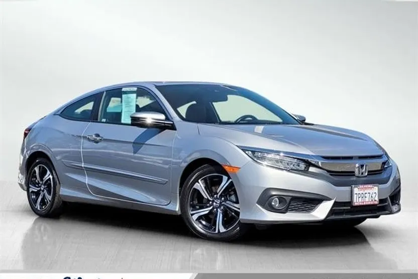 2016 Honda Civic Touring photo 1