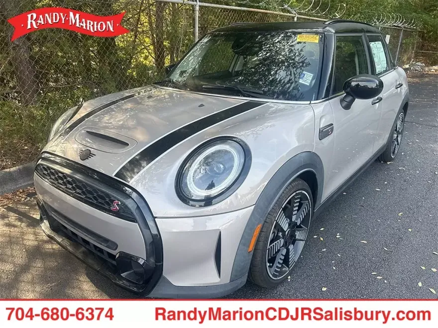 2022 Mini Cooper 4 Door Hardtop S photo 1