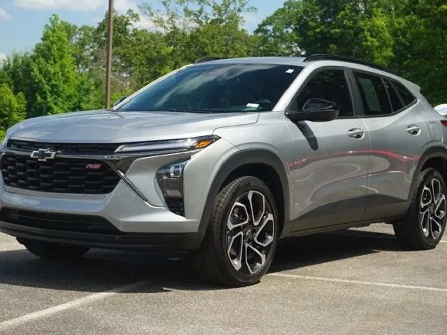 2024 Chevrolet Trax photo 1