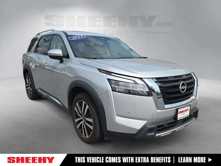 2023 Nissan Pathfinder Platinum photo 1