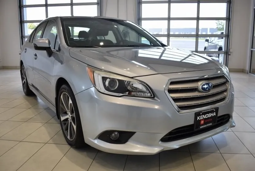 2017 Subaru Legacy 3.6R Limited photo 1